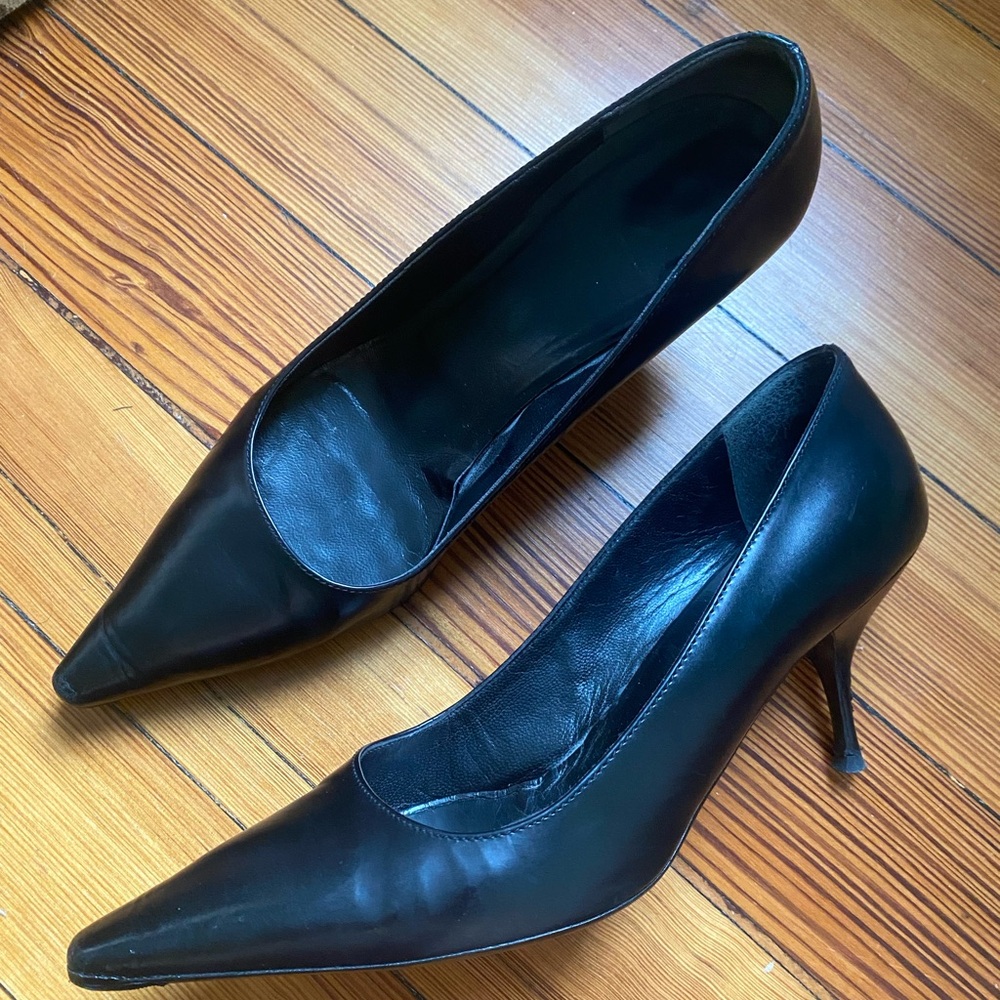 Y2K Vintage Prada pointed toe black leather pumps
Heels - Picture 3 of 12